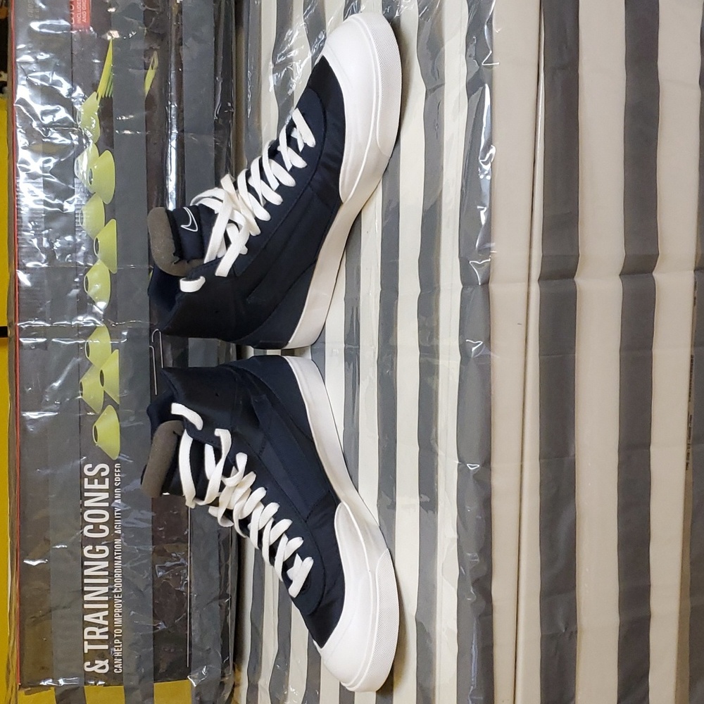 Nike Drop-Type Mid - Picture 2 of 5